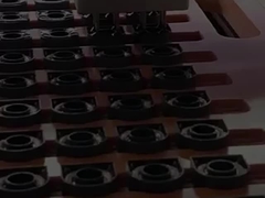 Machine de remplissage de transformateurs avec composants de noyau de pompe