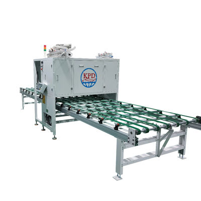Panneau en aluminium en nid d'abeille Panneau mousseux Machine automatique de pulvérisation de colle 550 kg Poids