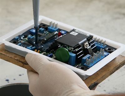 Robot adhésif à résine époxy mélangeur de colle de mise en conserve de mélangeur automatique de mesure de distribution de composants AB machine de distribution
