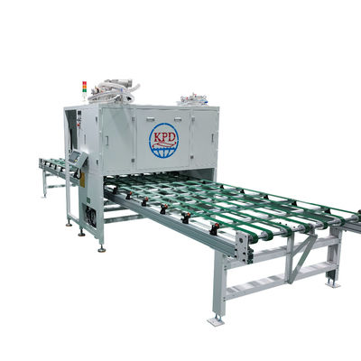 Panneau en aluminium en nid d'abeille Panneau mousseux Machine automatique de pulvérisation de colle 550 kg Poids