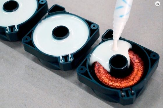 Machine à faire des pots à deux composants avec résine époxy