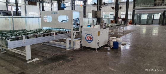 Pulvérisateur de colle en PU amchine pour armoire de salle de lavage