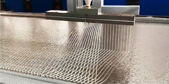 Appareil de pulvérisation de polyuréthane pour porte d'incendie Opération autonome 2 Composition Pu Bonding