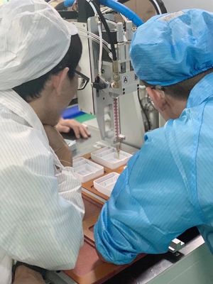 Appareil de pompage de colle à entraînement électrique pour LED