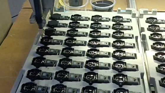 Machine automatique de distribution de colle pour les lampes à LED et le mélange de résine de polyuréthane