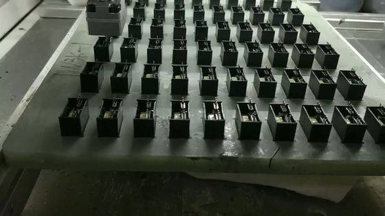 Machine de distribution de mélange de résine à 2 composants pour la mise en conserve de composés de colle et de silicone AB