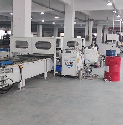 Machine à pulvériser de la colle entièrement automatique pour les armoires en acier inoxydable